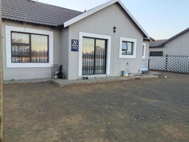 3 Bedroom House in Bloemspruit