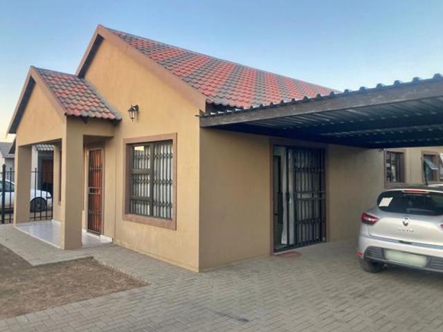 3 Bedroom House in Bloemspruit