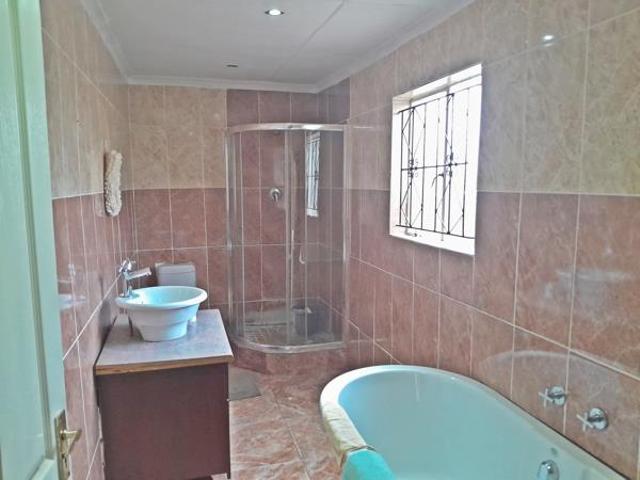 3 Bedroom House in Blomanda