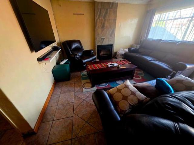 3 Bedroom House in Blomanda