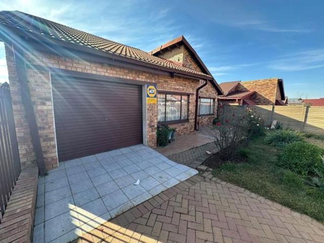 3 Bedroom House in Blomanda