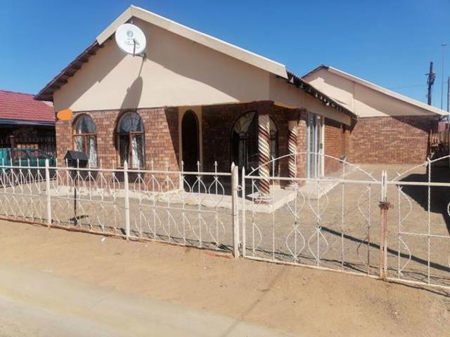 3 Bedroom House in Blomanda
