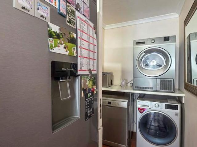 3 Bedroom House in Bloubergstrand