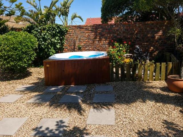 3 Bedroom House in Bloubergstrand