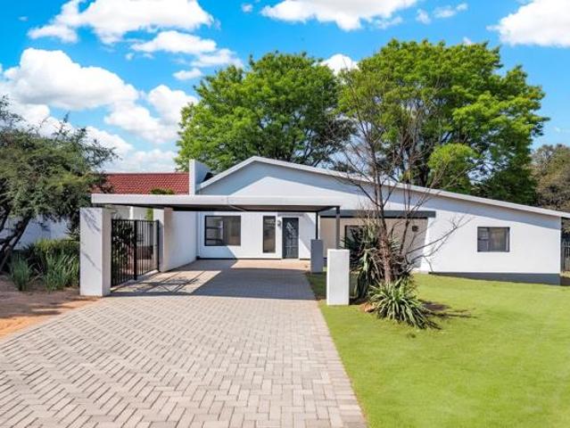 3 Bedroom House in Bryanston