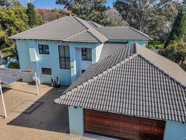 3 Bedroom House in Bryanston