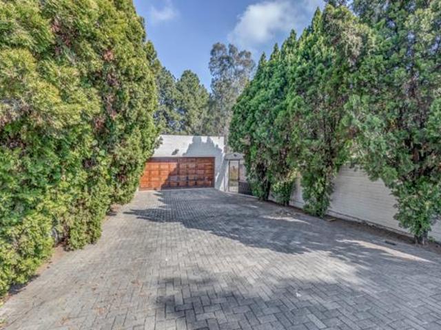 3 Bedroom House in Bryanston