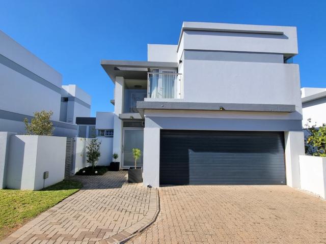 3 Bedroom House in Bryanston