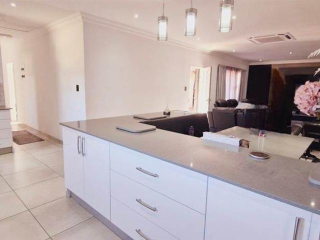3 Bedroom House in Brackenhurst