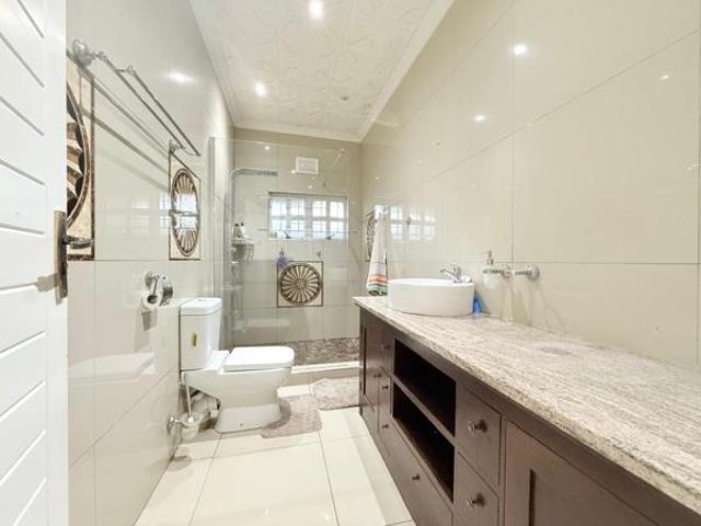 3 Bedroom House in Brackenham
