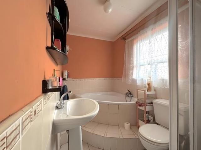3 Bedroom House in Brentwood Park