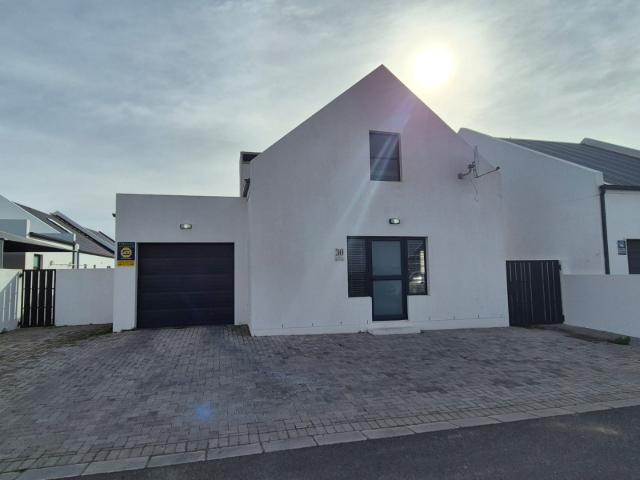 3 Bedroom House in Brittania Bay