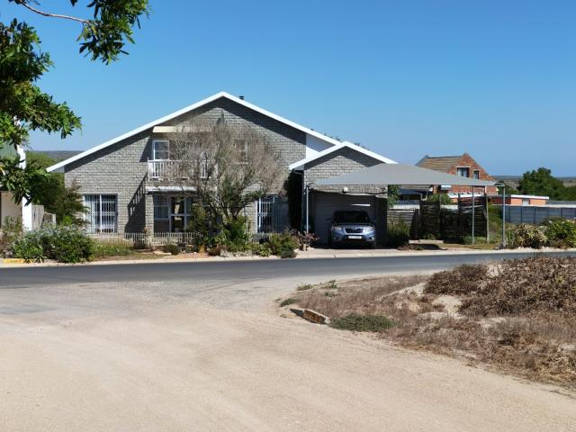 3 Bedroom House in Brittania Bay
