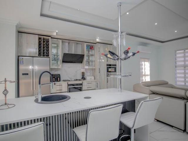 3 Bedroom House in Broederstroom AH