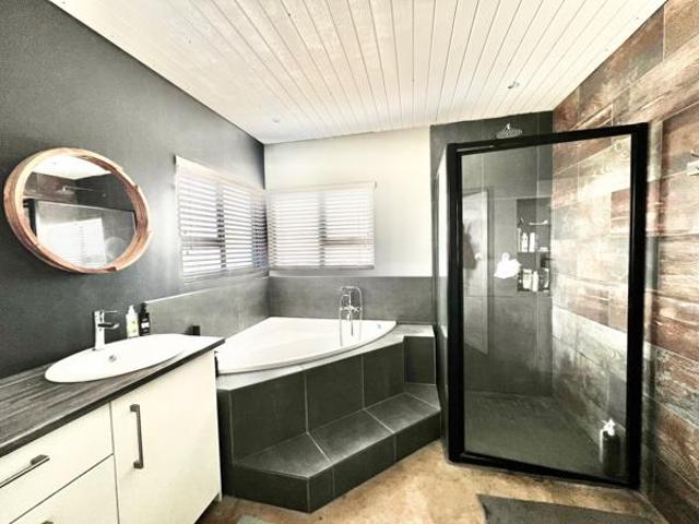 3 Bedroom House in Bronkhorstbaai