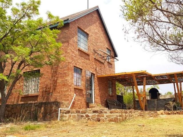 3 Bedroom House in Buffelspoort Eco Estate