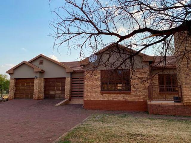 3 Bedroom House in Buffelspoort Eco Estate