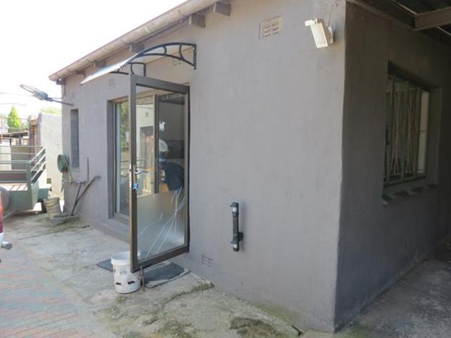 3 Bedroom House in Burgershoop