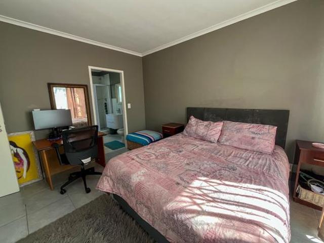 3 Bedroom House in Burgundy Estate
