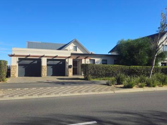 3 Bedroom House in Burgundy Estate