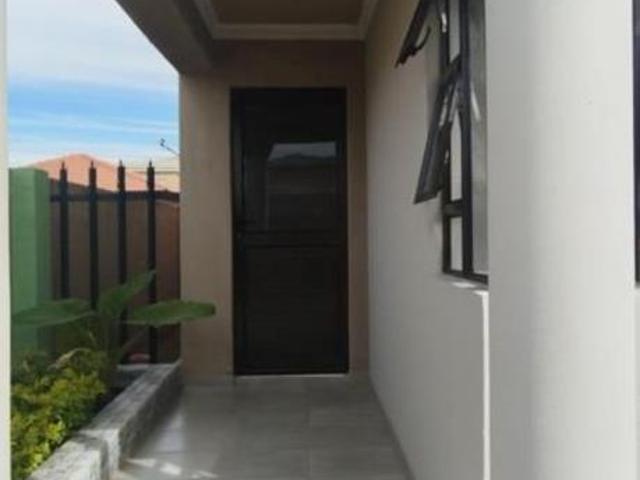 3 Bedroom House in Golden Gardens