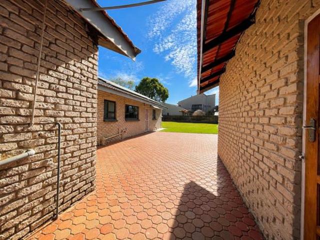 3 Bedroom House in Golf Park