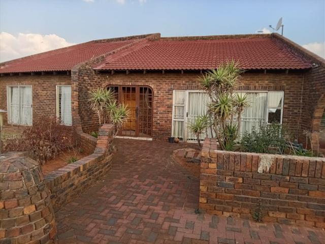3 Bedroom House in Golf Park