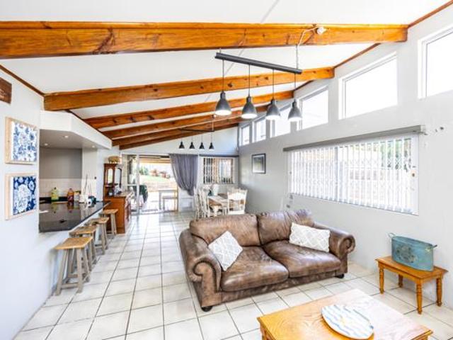 3 Bedroom House in Gonubie