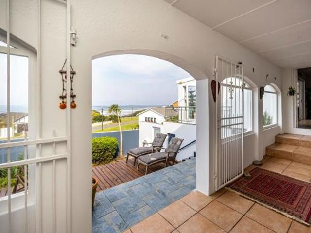 3 Bedroom House in Gonubie