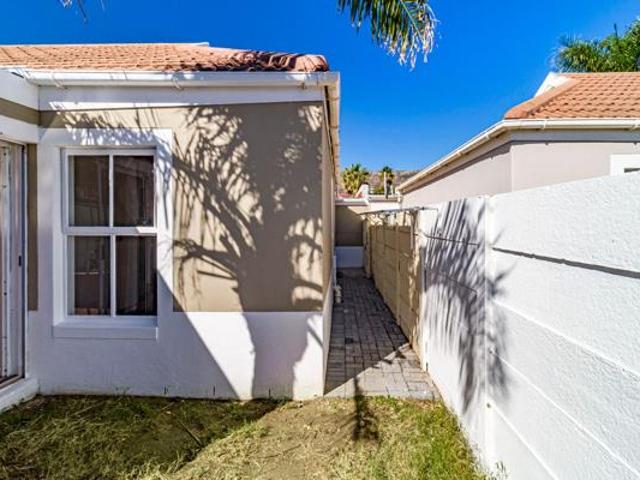 3 Bedroom House in Gordons Bay Central