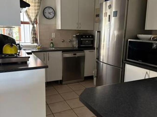 3 Bedroom House in Gordons Bay Central
