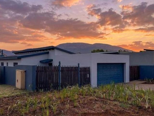 3 Bedroom House in Gateway Manor Estate