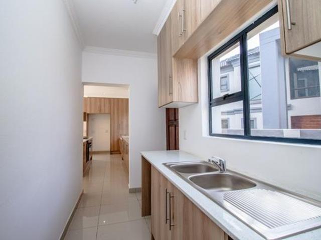 3 Bedroom House in Gateway Manor Estate