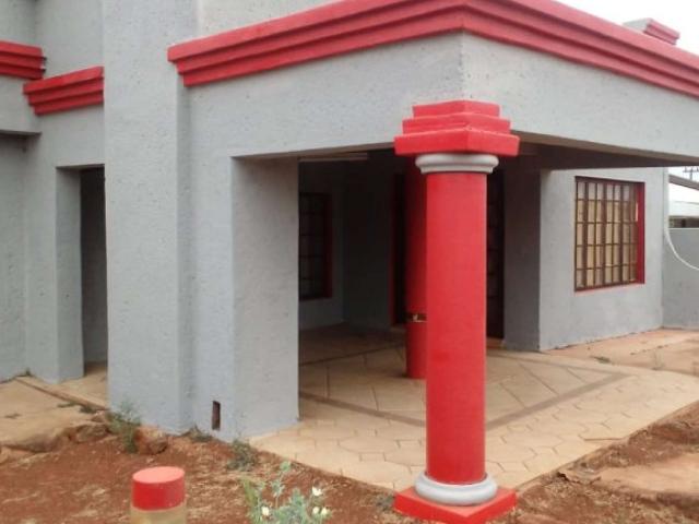 3 Bedroom House in Ga Ranguwa Zone 2