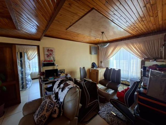 3 Bedroom House in Geelhoutpark