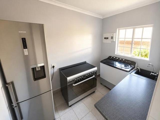 3 Bedroom House in Geelhoutpark
