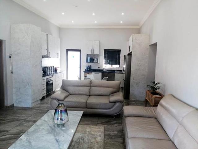 3 Bedroom House in Geelhoutpark