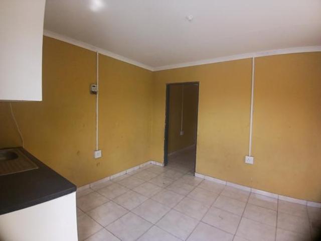 3 Bedroom House in Geelhoutpark