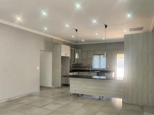 3 Bedroom House in Geelhoutpark