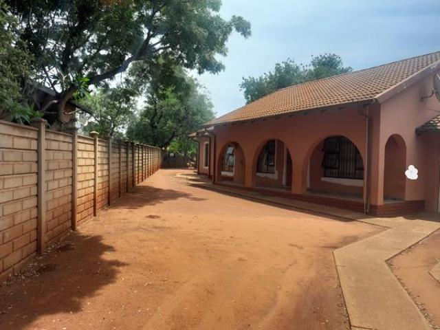 3 Bedroom House in Geelhoutpark