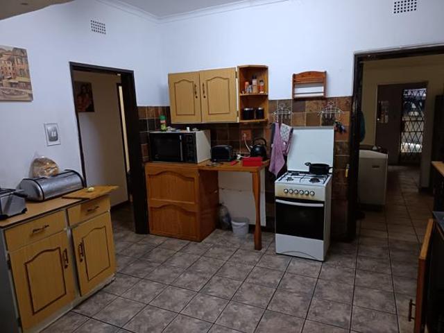 3 Bedroom House in Geelhoutpark