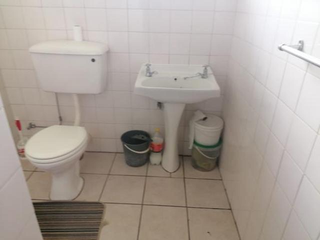 3 Bedroom House in Geelhoutpark