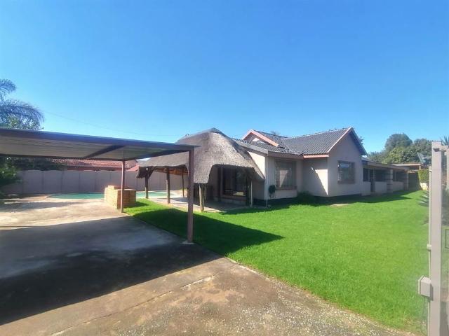 3 Bedroom House in General Alberts Park