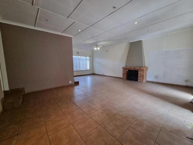 3 Bedroom House in Glen Marais