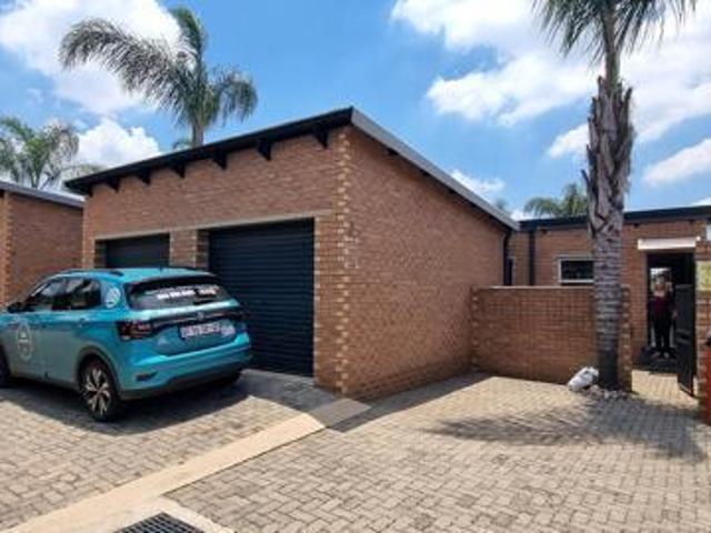 3 Bedroom House in Glen Marais