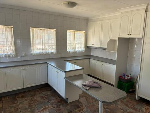 3 Bedroom House in Glen Marais