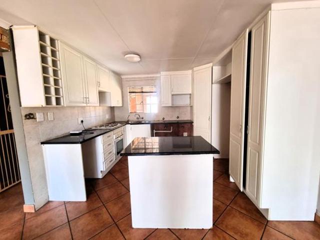 3 Bedroom House in Glen Marais