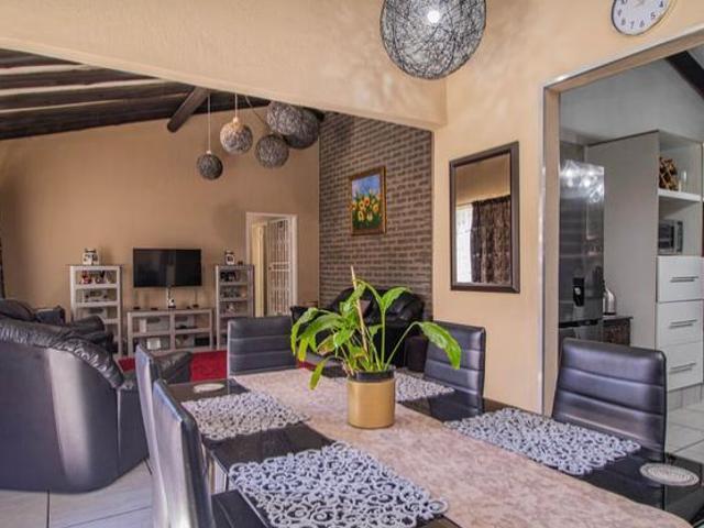3 Bedroom House in Glen Marais