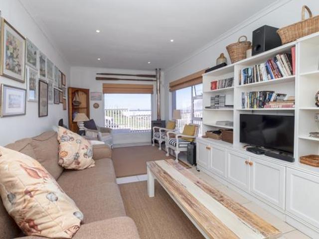 3 Bedroom House in Glencairn Heights