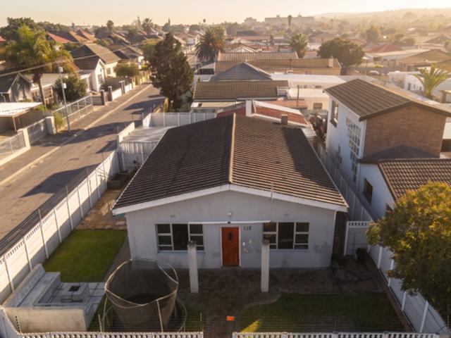 3 Bedroom House in Glenlily